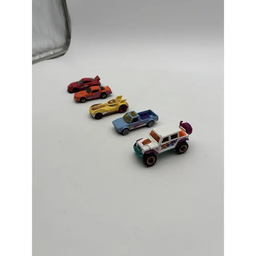 Vintage Hot Wheels Lot Of 5 Cars. FJ, Camaro, VW, Nissan GT And Howlin Heat.